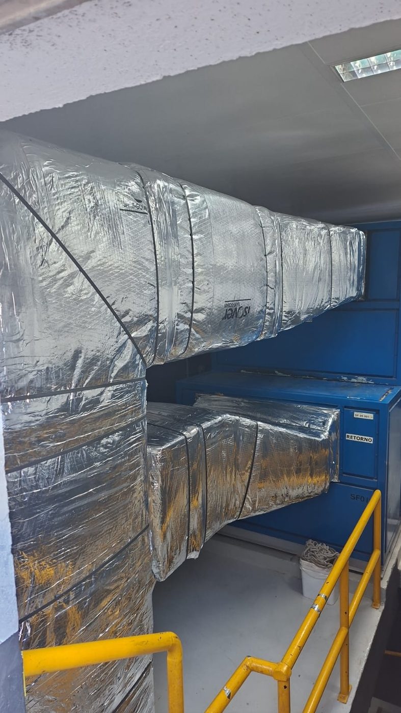 Detalhe de acabamento de isolamento de duto