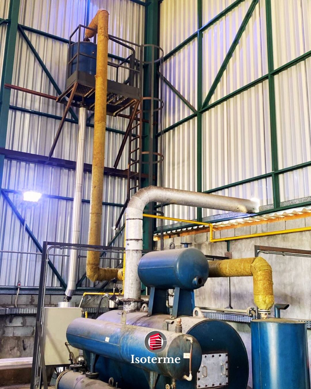 Isolamento de linha quente próxima a equipamento